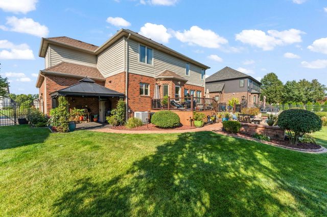 1127 Stonebridge Drive, Schererville, IN 46375