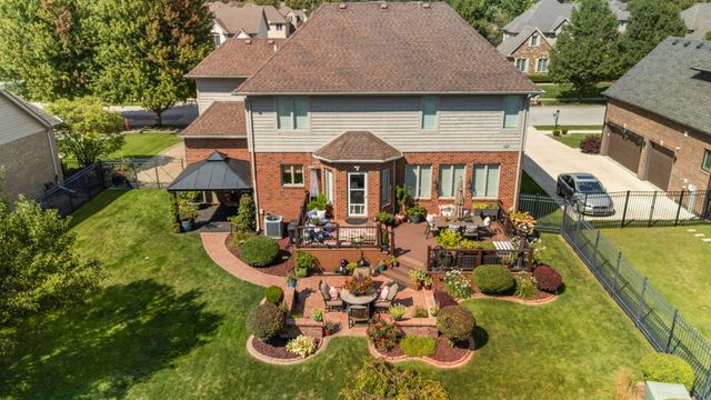 1127 Stonebridge Drive, Schererville, IN 46375