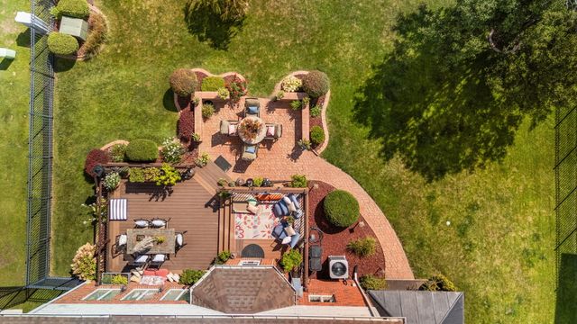 1127 Stonebridge Drive, Schererville, IN 46375