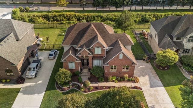 1127 Stonebridge Drive, Schererville, IN 46375