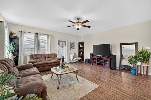 717 Lansman Trail, Denton, TX 76207