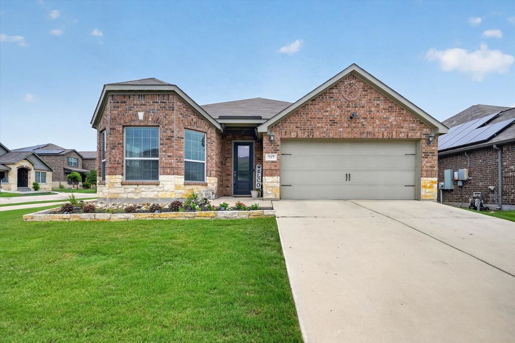 717 Lansman Trail, Denton, TX 76207
