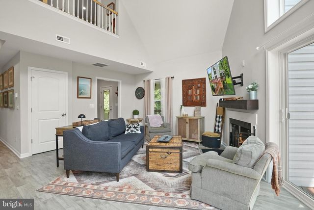735 SUNSET VILLAGE RD, Front Royal, VA 22630