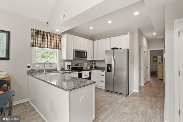 735 SUNSET VILLAGE RD, Front Royal, VA 22630