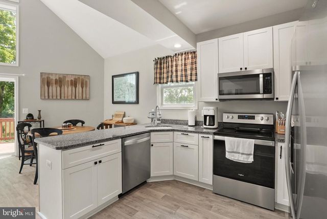 735 SUNSET VILLAGE RD, Front Royal, VA 22630