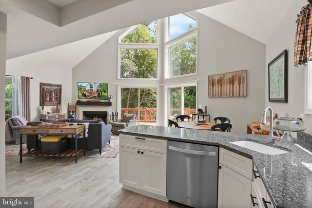 735 SUNSET VILLAGE RD, Front Royal, VA 22630