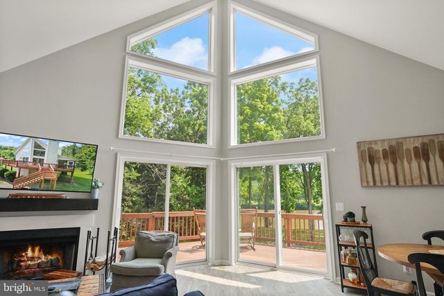 735 SUNSET VILLAGE RD, Front Royal, VA 22630