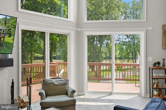 735 SUNSET VILLAGE RD, Front Royal, VA 22630