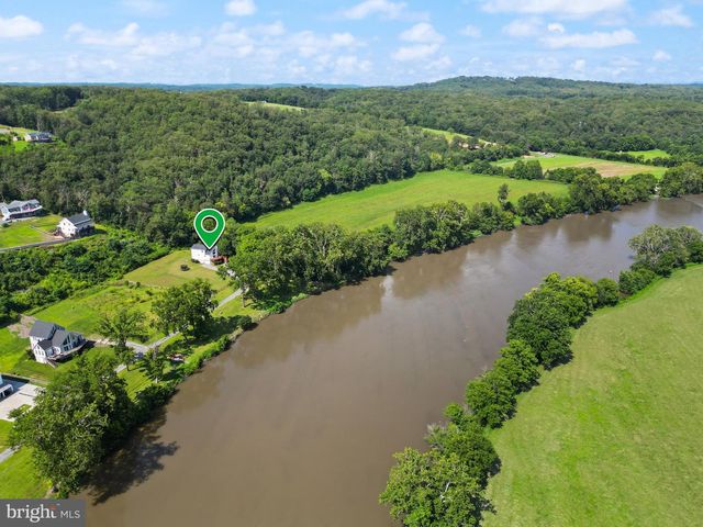 735 SUNSET VILLAGE RD, Front Royal, VA 22630