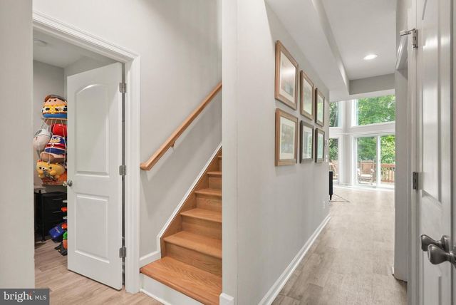 735 SUNSET VILLAGE RD, Front Royal, VA 22630