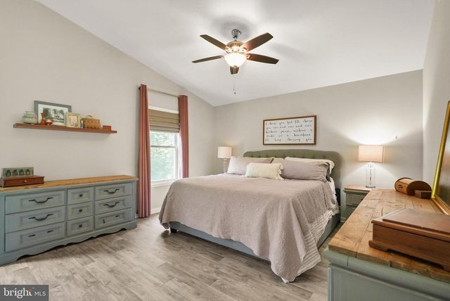 735 SUNSET VILLAGE RD, Front Royal, VA 22630