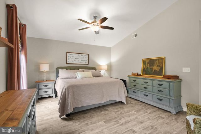 735 SUNSET VILLAGE RD, Front Royal, VA 22630