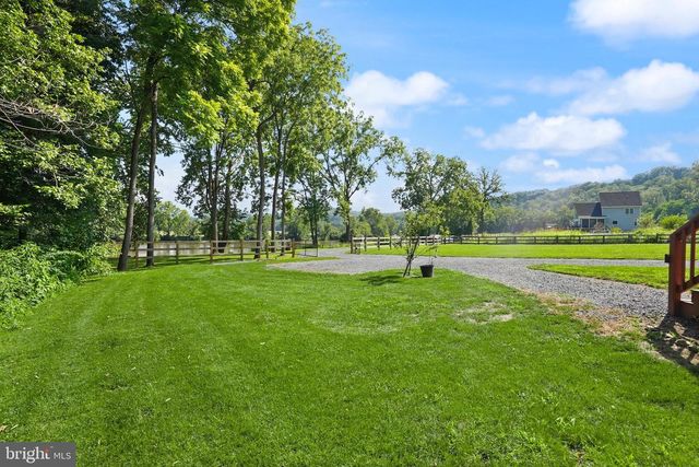 735 SUNSET VILLAGE RD, Front Royal, VA 22630