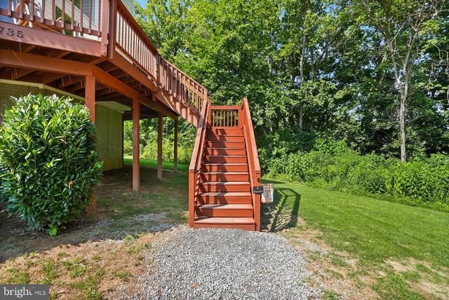 735 SUNSET VILLAGE RD, Front Royal, VA 22630