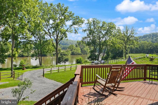 735 SUNSET VILLAGE RD, Front Royal, VA 22630