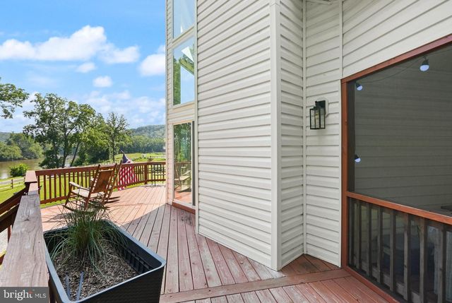 735 SUNSET VILLAGE RD, Front Royal, VA 22630