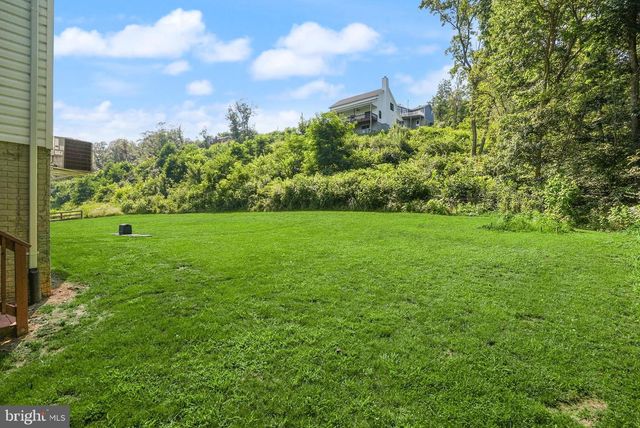 735 SUNSET VILLAGE RD, Front Royal, VA 22630
