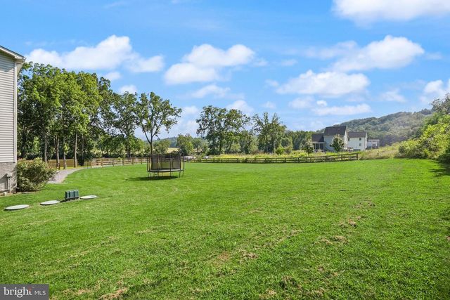 735 SUNSET VILLAGE RD, Front Royal, VA 22630