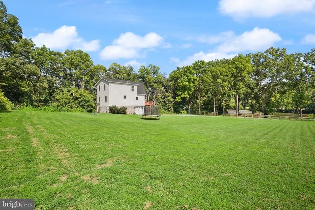 735 SUNSET VILLAGE RD, Front Royal, VA 22630