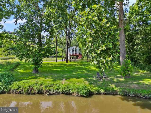 735 SUNSET VILLAGE RD, Front Royal, VA 22630
