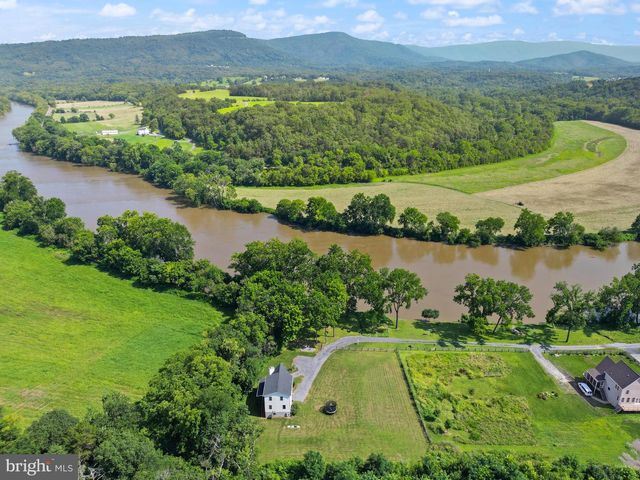735 SUNSET VILLAGE RD, Front Royal, VA 22630