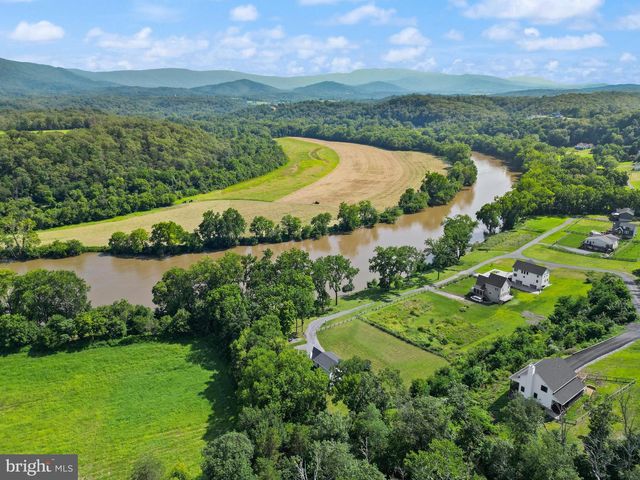 735 SUNSET VILLAGE RD, Front Royal, VA 22630