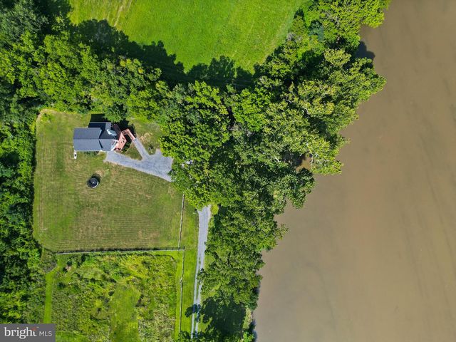 735 SUNSET VILLAGE RD, Front Royal, VA 22630