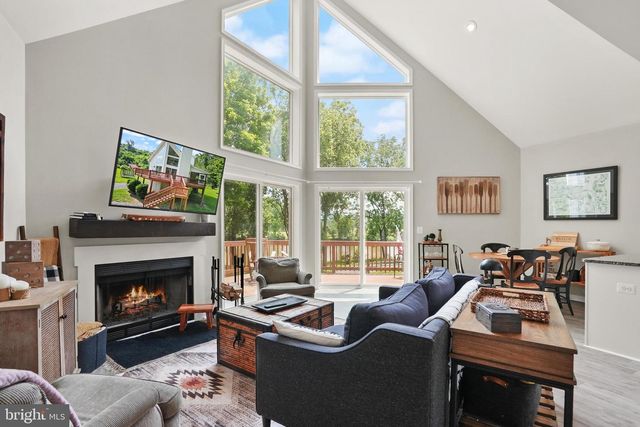 735 SUNSET VILLAGE RD, Front Royal, VA 22630