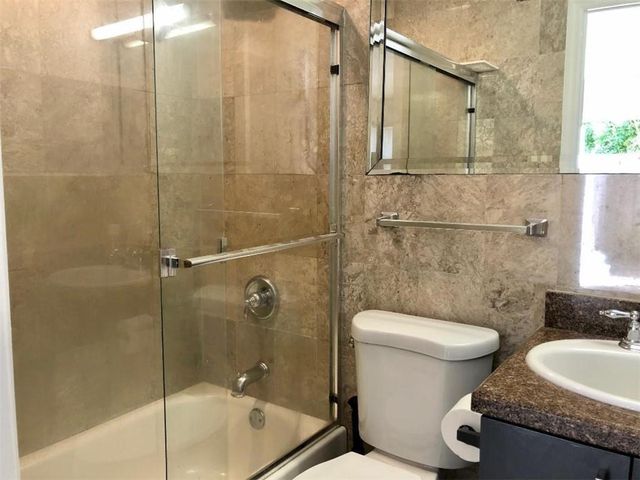 736 NE 13TH Court 17, Fort Lauderdale, FL 33304