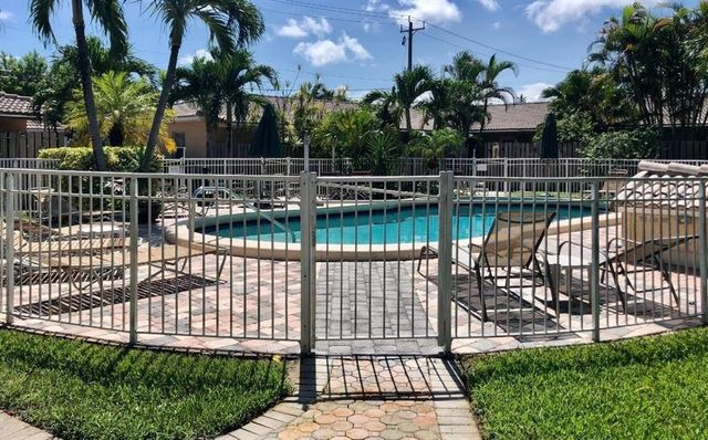 736 NE 13TH Court 17, Fort Lauderdale, FL 33304
