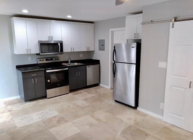 736 NE 13TH Court 17, Fort Lauderdale, FL 33304