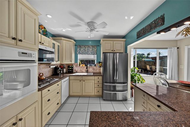 40 SW 9th Court, Pompano Beach, FL 33060