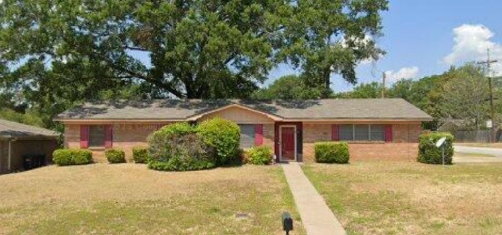 1423 Auburn Drive, Longview, TX 75601
