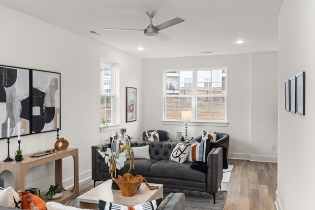 700 N DuPont Ave Unit 208, Madison, TN 37115