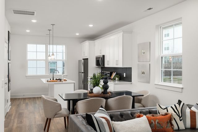 700 N DuPont Ave Unit 208, Madison, TN 37115