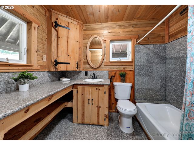 28080 S MOONRIDGE Rd, Colton, OR 97017