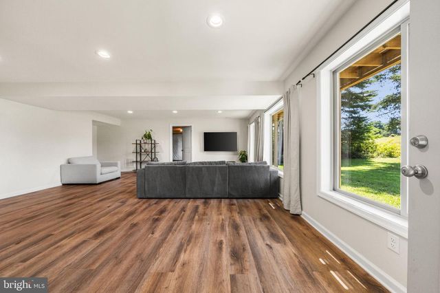 118 EVERGREEN CT, Bentonville, VA 22610