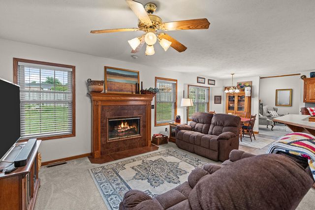 3379 S Woodstock Avenue, Springfield, MO 65809