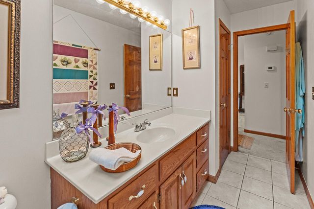 3379 S Woodstock Avenue, Springfield, MO 65809
