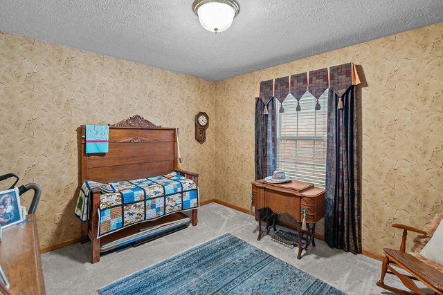 3379 S Woodstock Avenue, Springfield, MO 65809