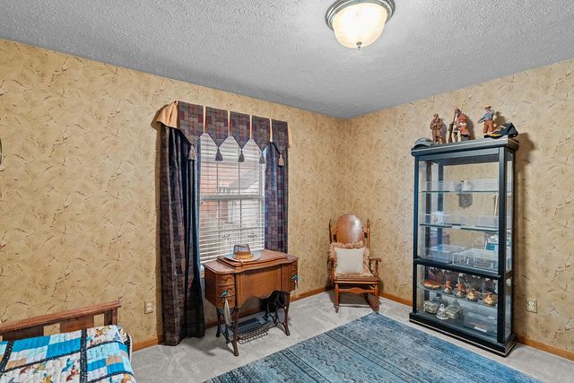 3379 S Woodstock Avenue, Springfield, MO 65809