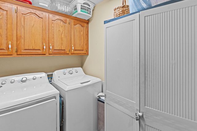 3379 S Woodstock Avenue, Springfield, MO 65809