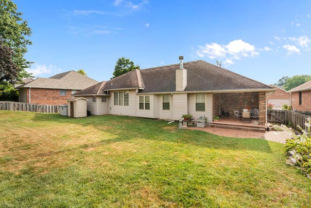 3379 S Woodstock Avenue, Springfield, MO 65809