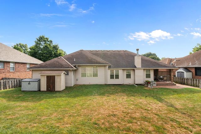 3379 S Woodstock Avenue, Springfield, MO 65809