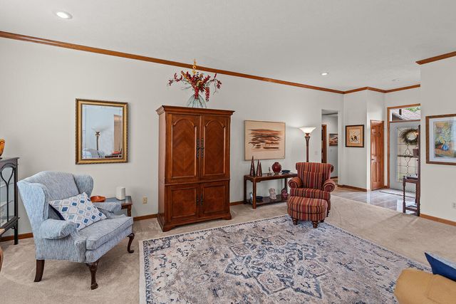 3379 S Woodstock Avenue, Springfield, MO 65809