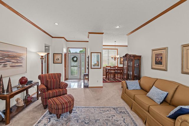3379 S Woodstock Avenue, Springfield, MO 65809