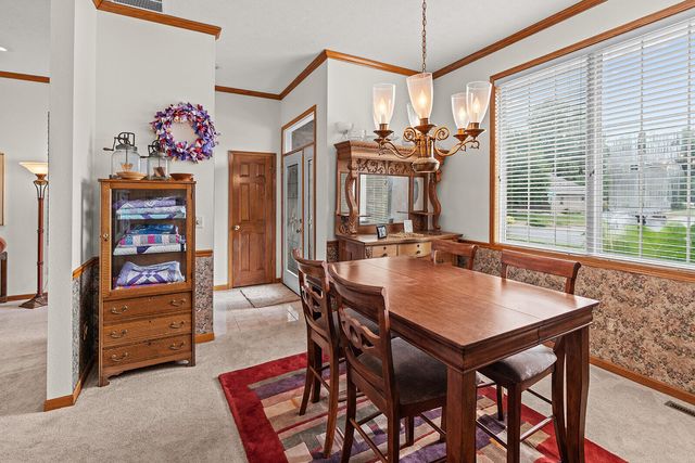 3379 S Woodstock Avenue, Springfield, MO 65809
