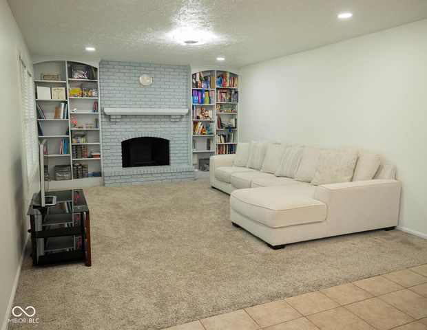 8898 Torrance Place, Fishers, IN 46038