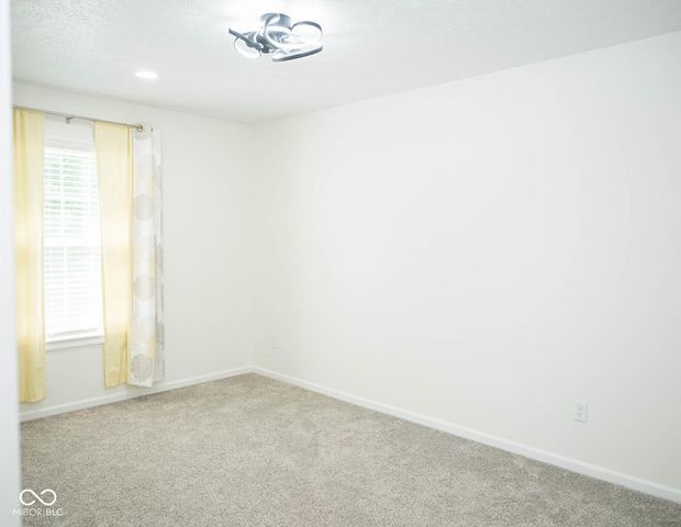 8898 Torrance Place, Fishers, IN 46038