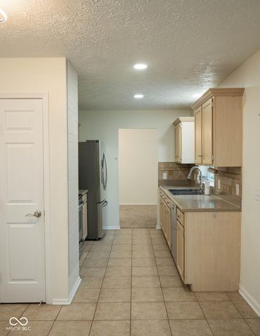8898 Torrance Place, Fishers, IN 46038